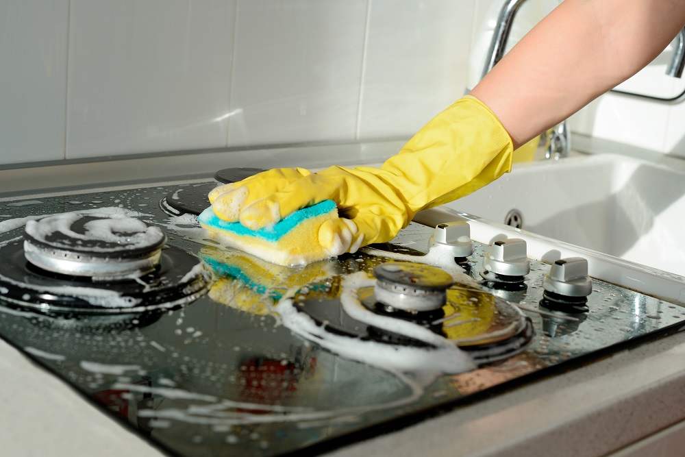 cleaning a gas stove
