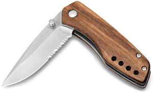 partial serrated kitchen knife
